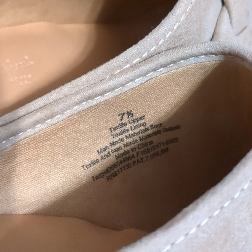 Universal Thread Booties - Picture 3 of 7